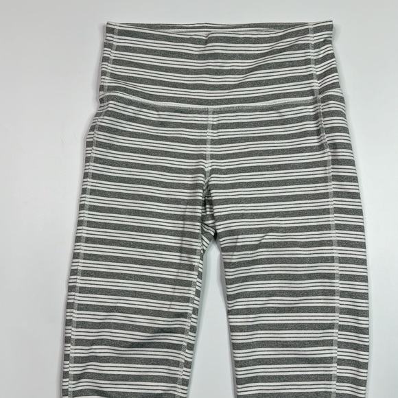 Athleta Gray White Striped Capri Pants Size XS - Picture 2 of 11
